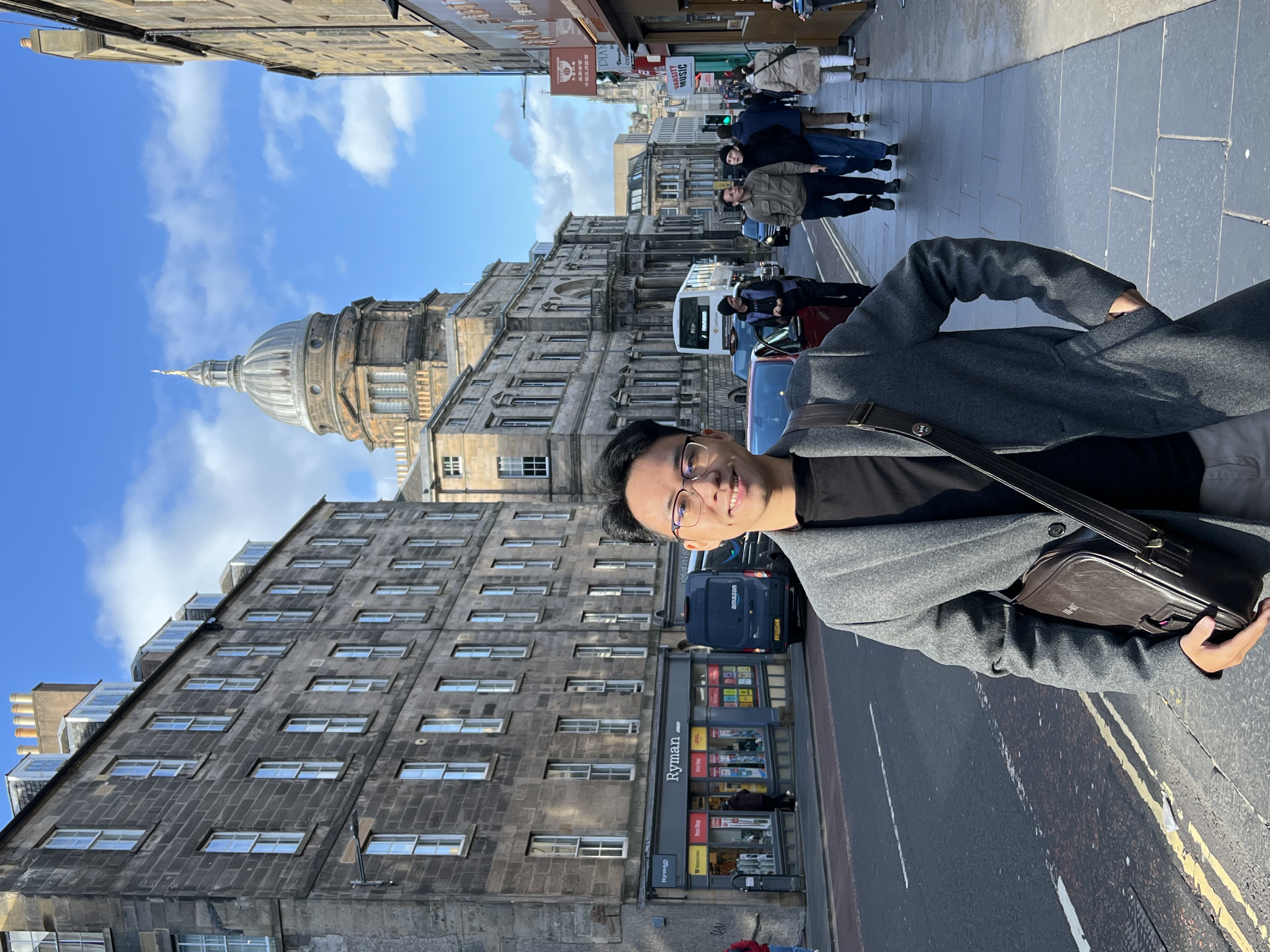 Lost in the charm of Edinburgh's historic streets